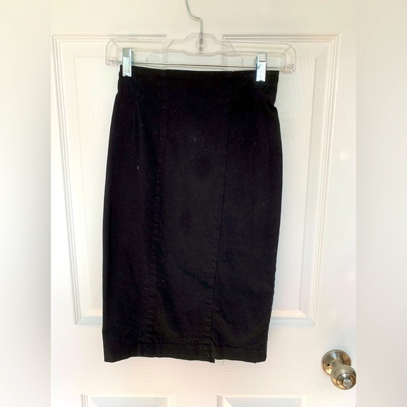 Black Pencil Skirt With Button Detail Size 5 - Picture 2 of 2